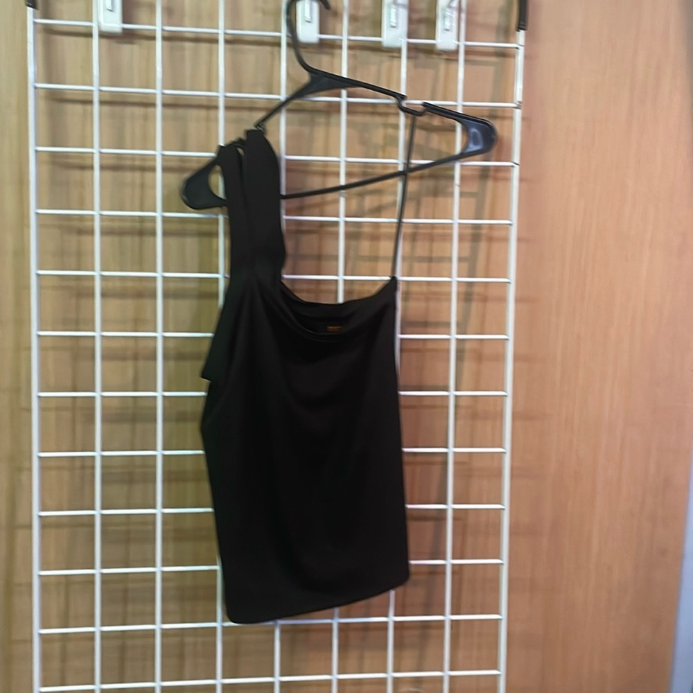 ReneeC Black cold shoulder top. NWT